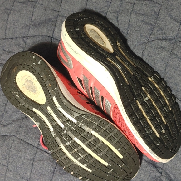 Size 8.5 Adidas sneakers. Pink - Picture 2 of 7